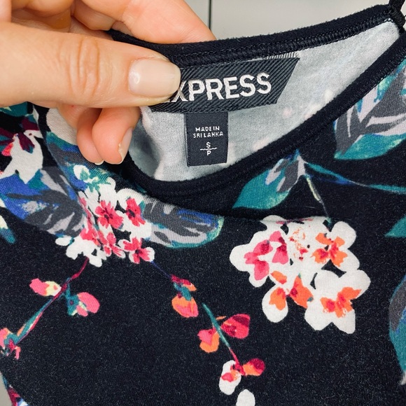 GUC Express Floral Dress - Picture 4 of 7